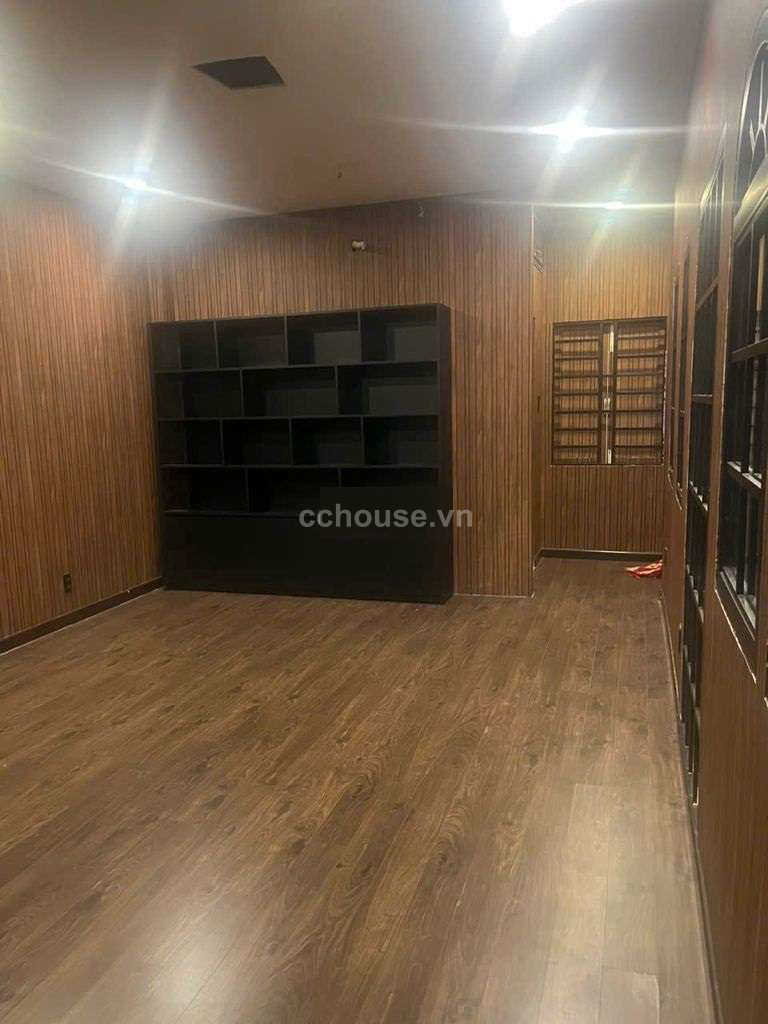 Cho thuê nhà NCMT Sư Vạn Hạnh, Q10. DT 4x18m, 4 tầng