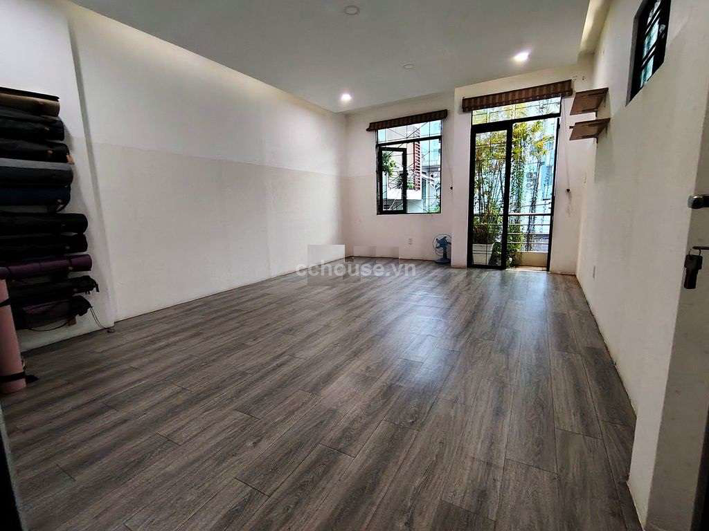 https://batdongsan.blob.core.windows.net/cchouse/Property/202506/71949b47-6c86-4408-8aef-22e731e88f47.jpg