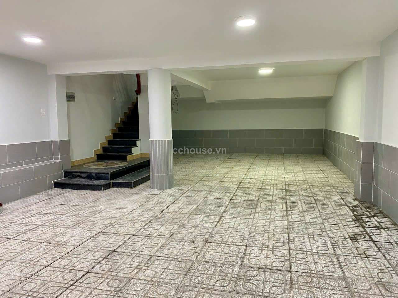 Bán nhà mặt tiền xe hơi tránh 5 lầu 147m2  Tô Hiến Thành Quận 10  