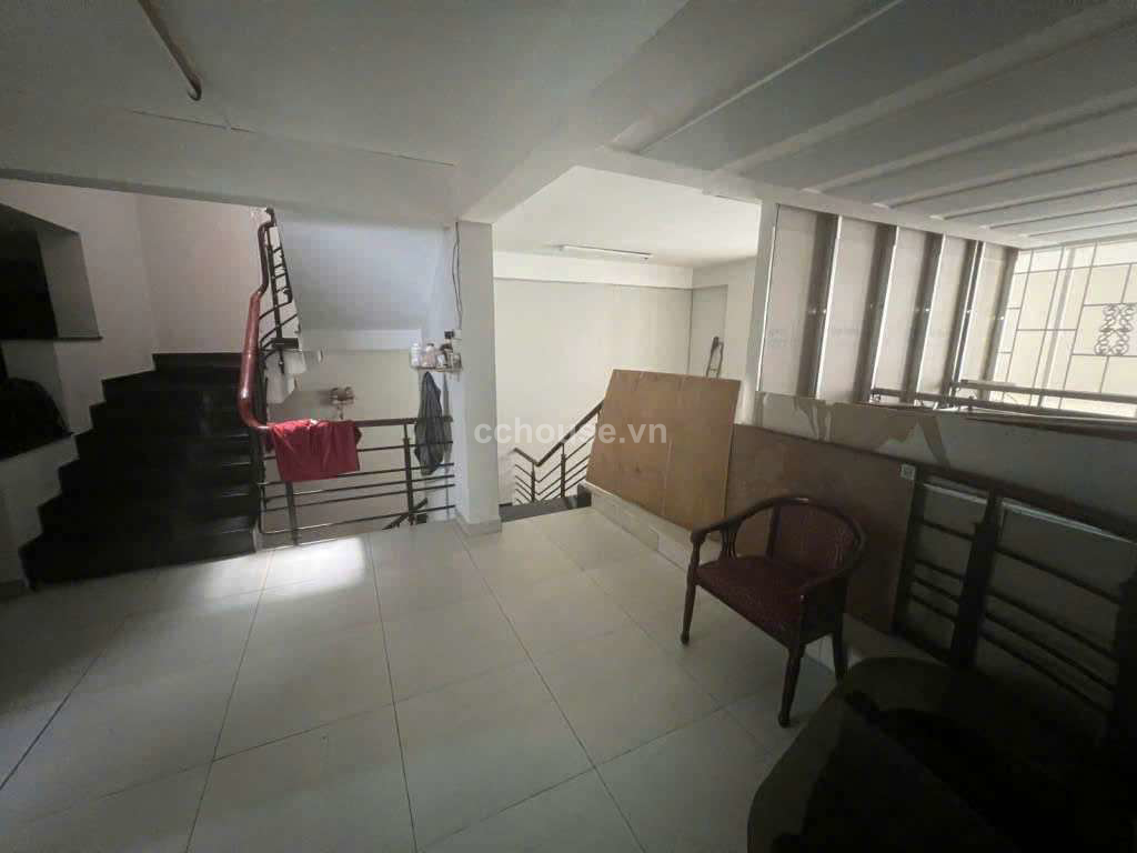 Bán CHDV ngay trung tâm Nguyễn Trãi, P7, Quận 5, DT: 8x16m, 4 tầng, 8P, 1MB, Giá 17.5 tỷ