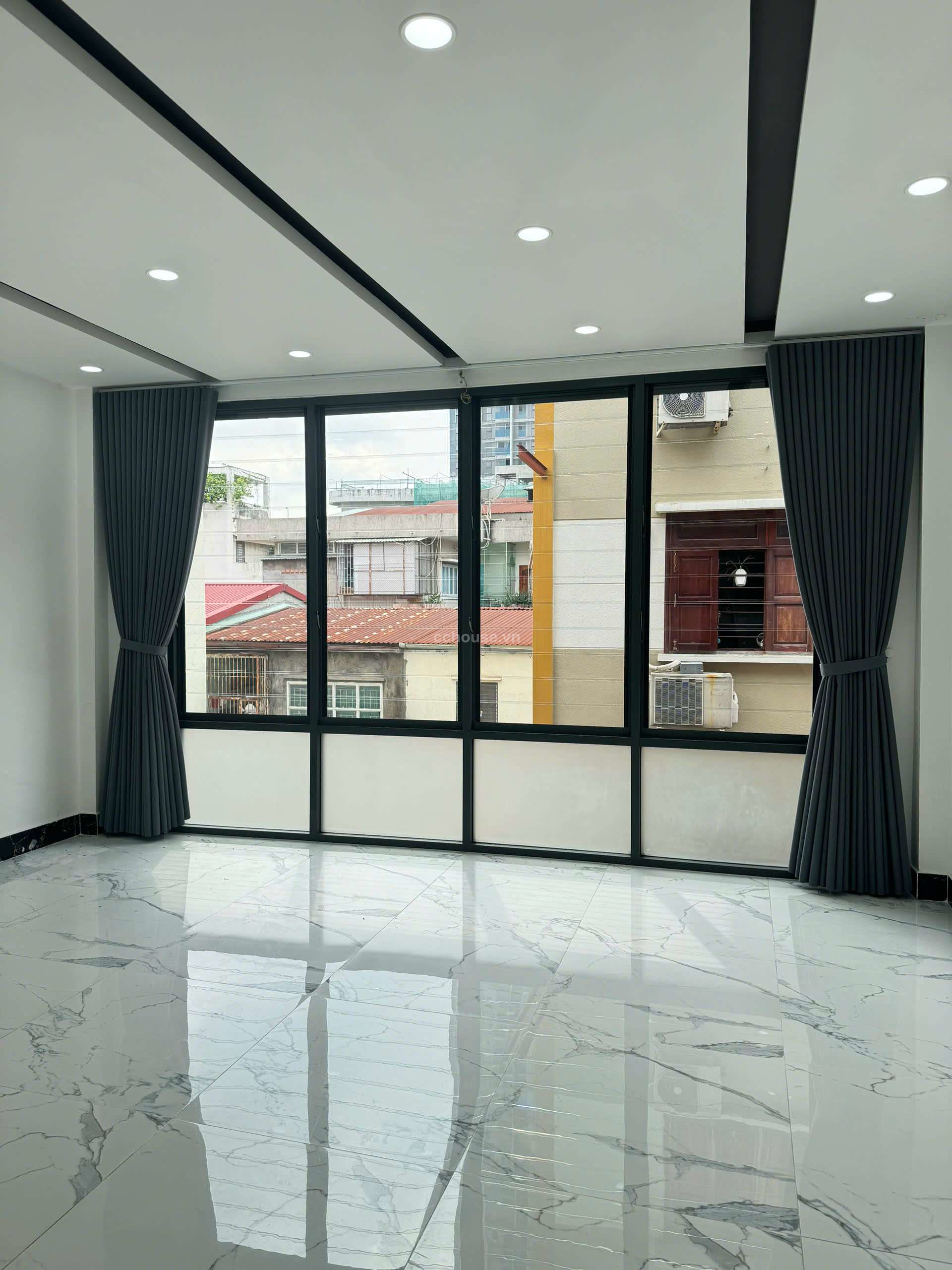 NHÀ HẺM NGUYỄN TRÃI – QUẬN 1, DT: 5x9.5M, KC: 1 HẦM + TRỆT + 6 LẦU, HĐT 42 TRIỆU – GIÁ 16.5 TỶ
