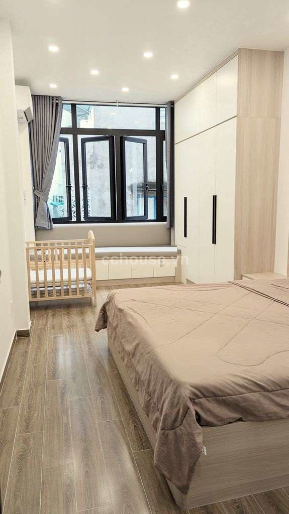 Bán nhà mới 100% Nguyễn Duy Dương, P4, Q10. DT 3x10m, 4 tầng ST
