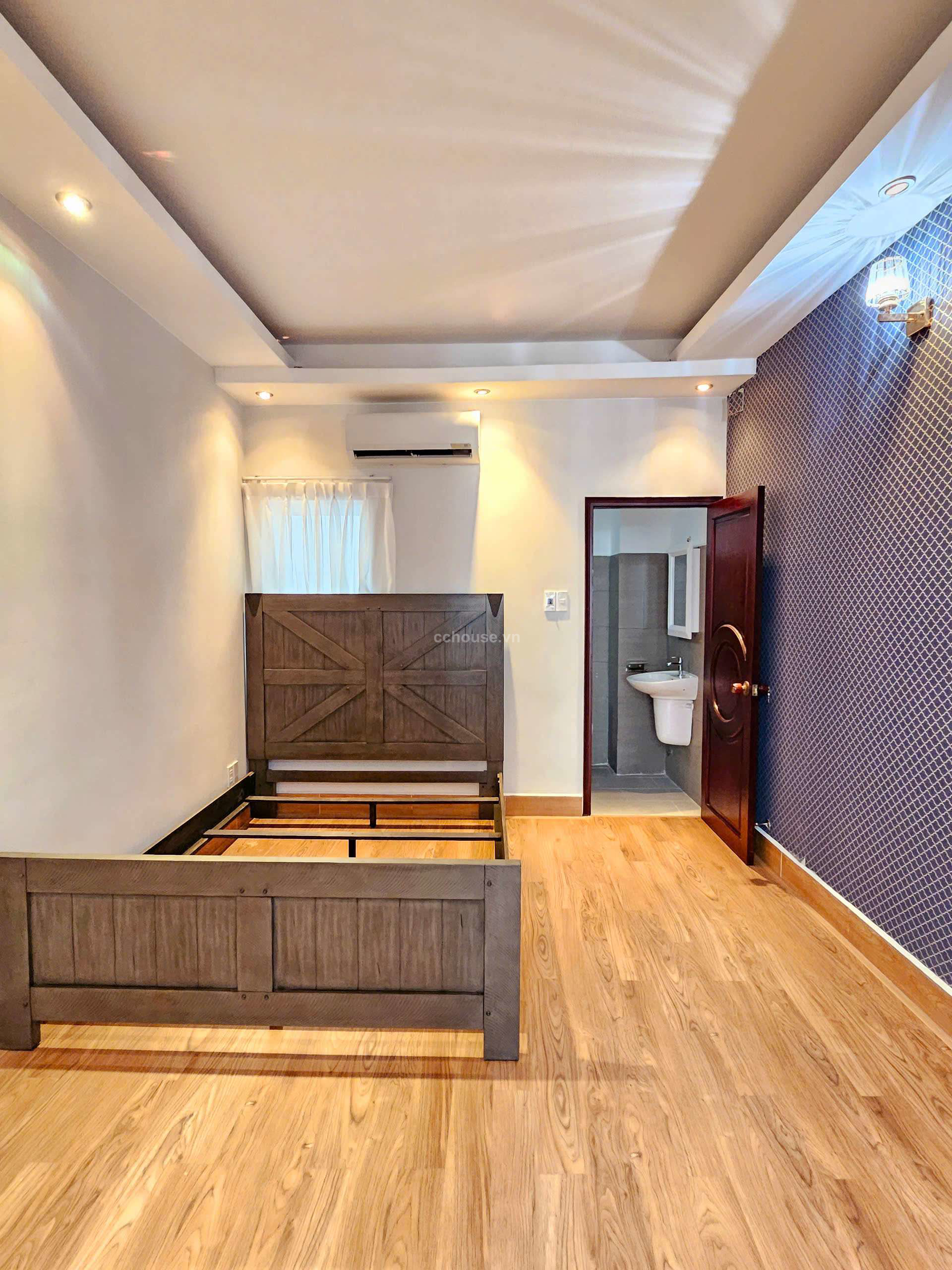 Quân 10 còn duy nhất 1 căn còn sót lại .