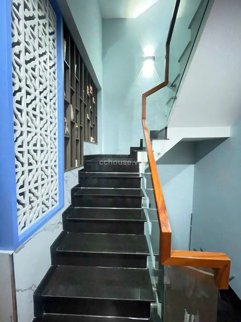 Bán nhà MTKD Hồng Bàng, P9, Q6. DT 4x18m, 5 tầng