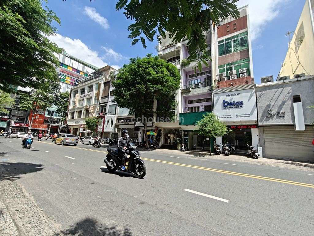 Cho thuê nhà NC 2MT Võ Văn Tần, P5, Q3. DT 4x19m, 4 tầng ST