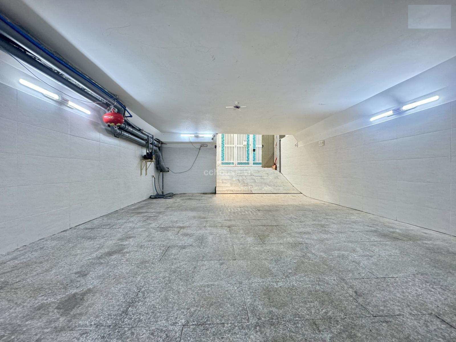 Bán tòa nhà hẻm 212A3 Nguyễn Trãi, Q1. DT 5x9m, hầm 7 tầng