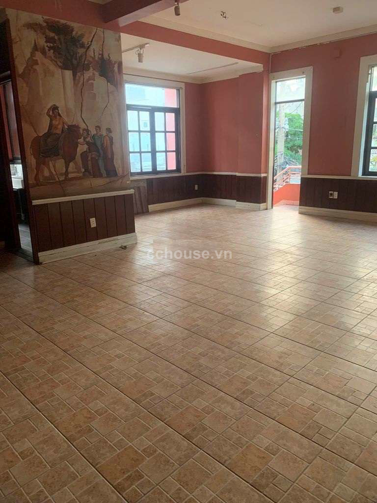 Cho thuê nhà căn góc 2MT Tống Hữu Định, TP.Thủ Đức. DT 20x15m, 3 tầng