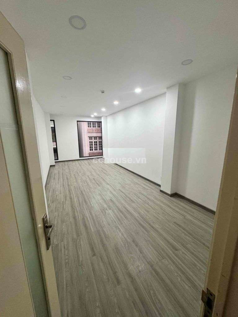 Cho thuê nhà NCMT Nguyễn Phi Khanh, Quận 1. DT 3.7x18m, hầm 6 tầng
