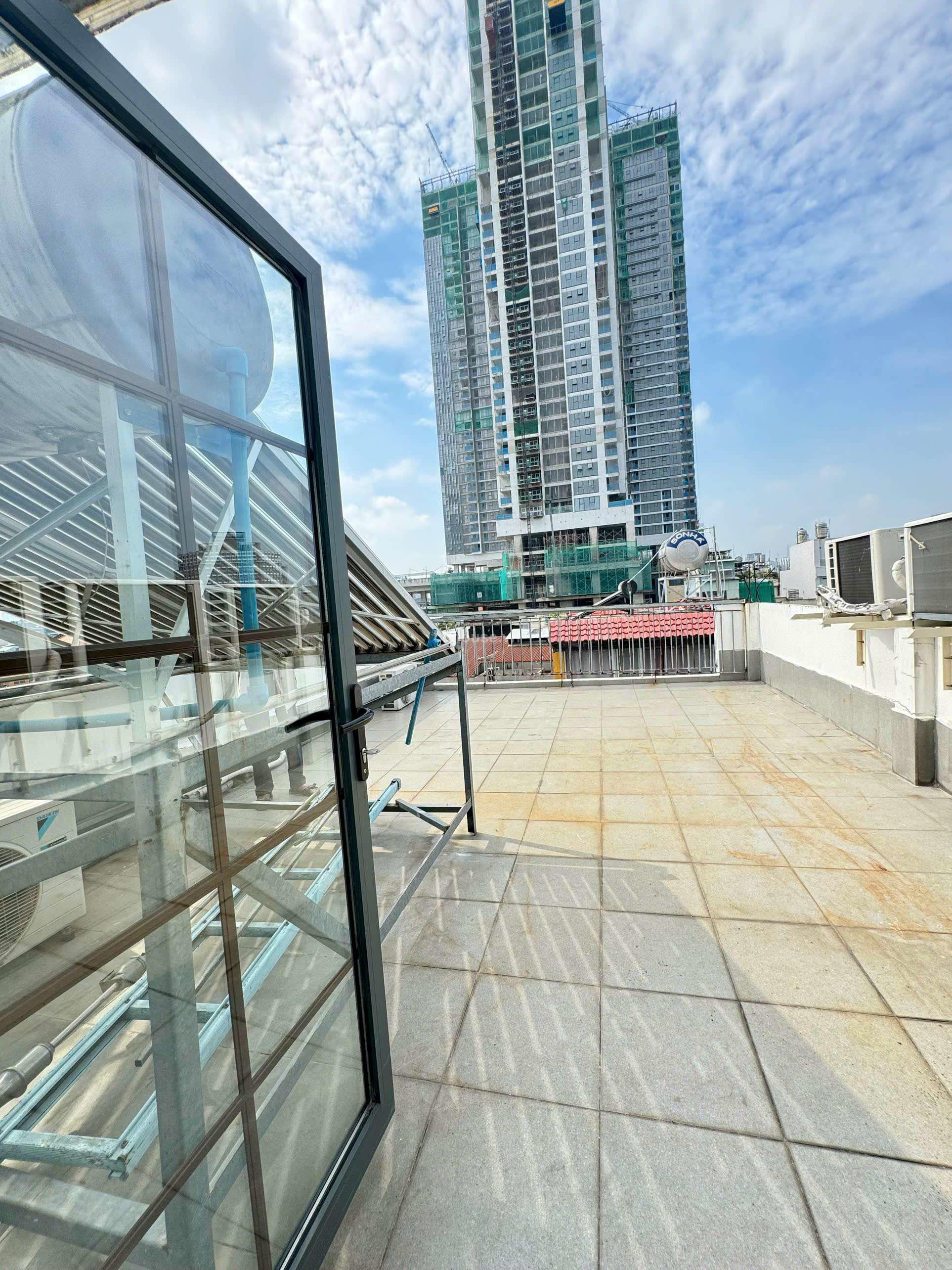 NHA-HEM-NGUYEN-TRAI-–-QUAN-1-DT-5x95M-KC-1-HAM--TRET--6-LAU-HDT-42-TRIEU-–-GIA-165-TY-id8134