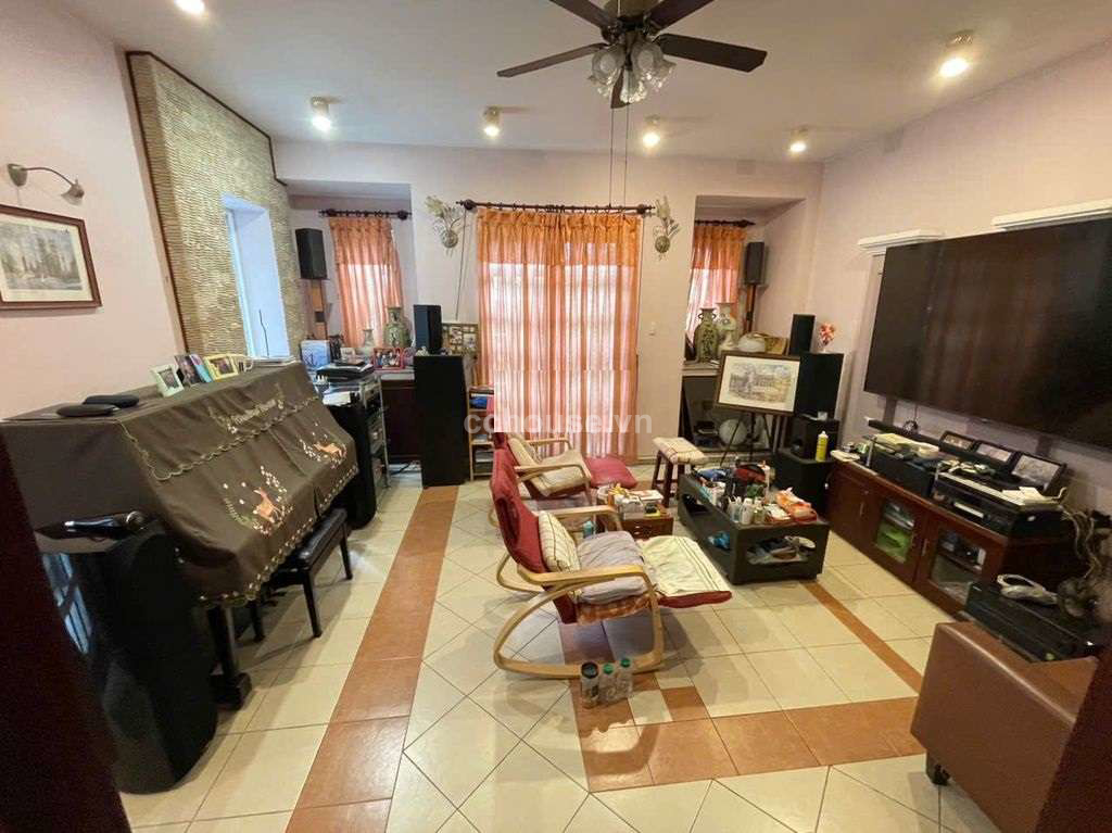 Biệt thự MT Đường Số 47, Tân Quy, Q7. DT 8x20m, hầm 4 tầng