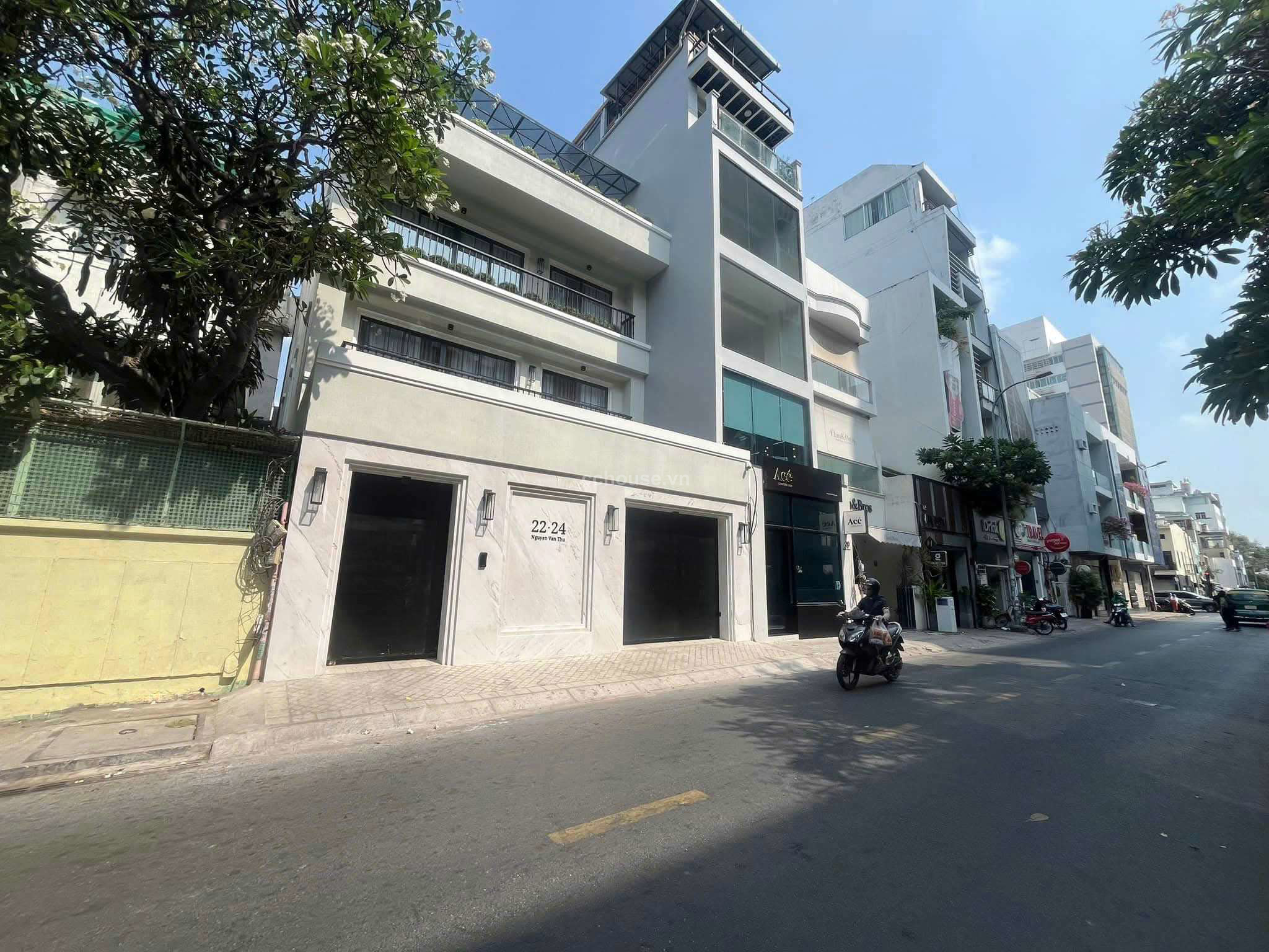 Bán Nhà 22–24 Nguyễn Văn Thủ, ngay ngã 4 Nguyễn Bỉnh Khiêm