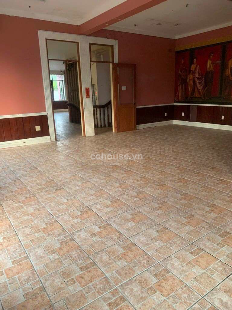 Cho thuê nhà căn góc 2MT Tống Hữu Định, TP.Thủ Đức. DT 20x15m, 3 tầng