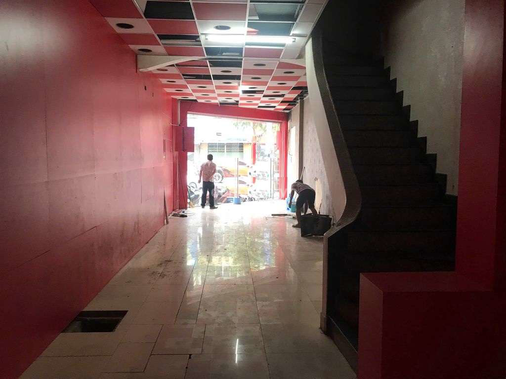 Cho thuê nhà NCMT Đinh Tiên Hoàng, Quận 1. DT 4x15m, 5 tầng