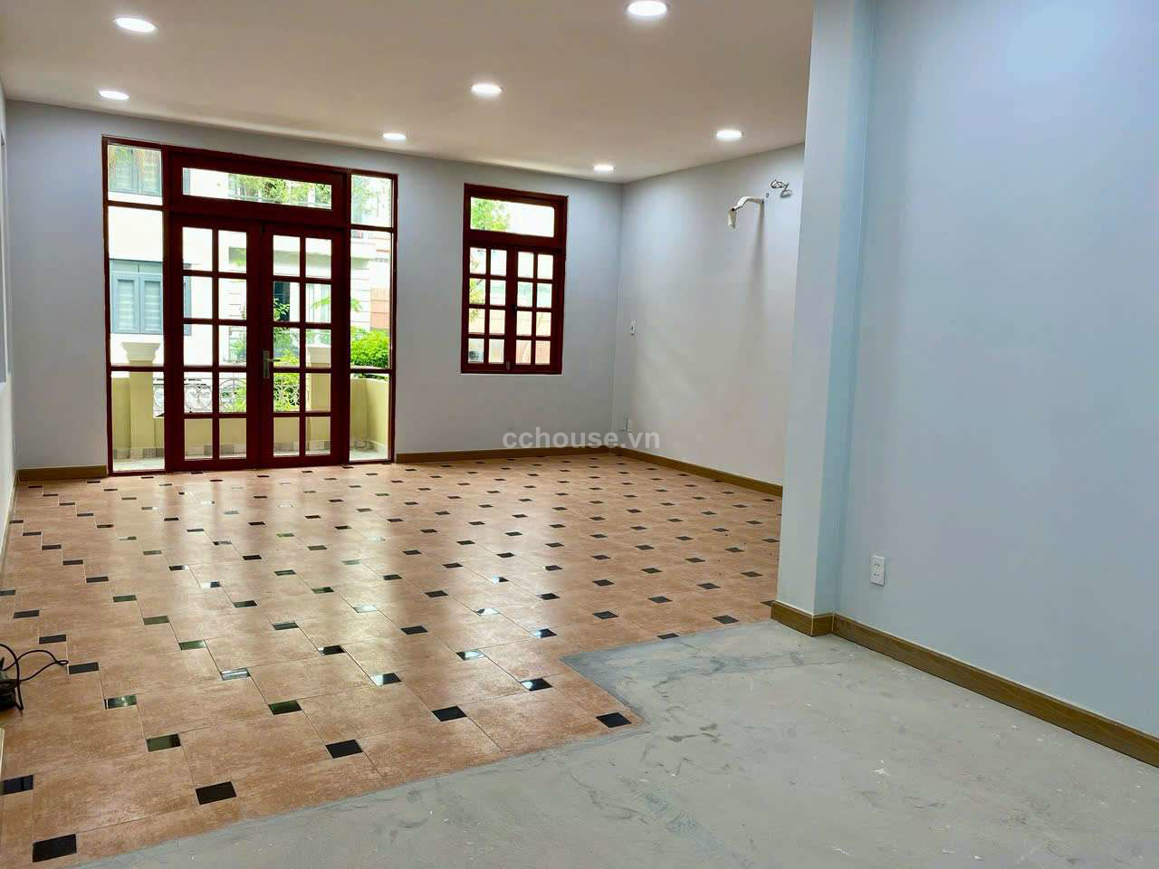 Bán nhà HXH Tô Hiến Thành, P.Hòa Hưng. DT 141m2, hầm 4 tầng