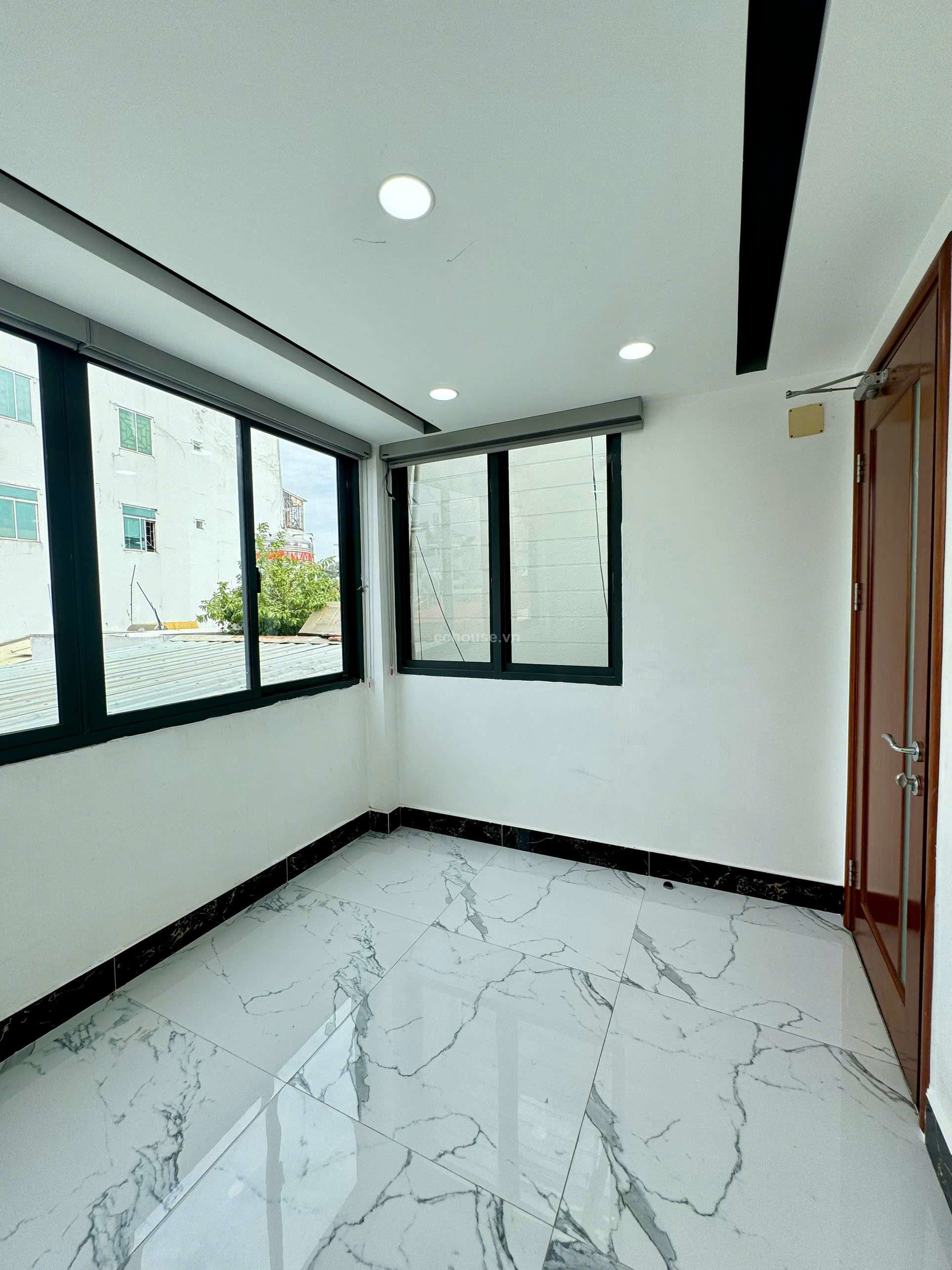 NHÀ HẺM NGUYỄN TRÃI – QUẬN 1, DT: 5x9.5M, KC: 1 HẦM + TRỆT + 6 LẦU, HĐT 42 TRIỆU – GIÁ 16.5 TỶ

