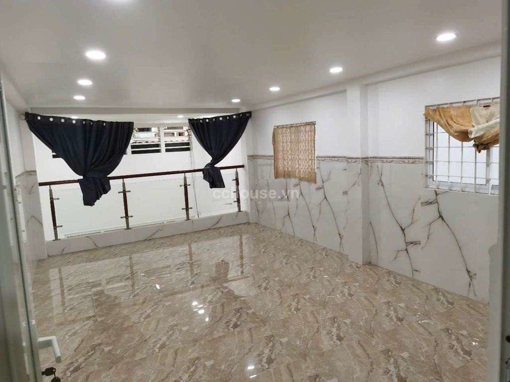 Mat-tien-Kinh-doanh-ngay-Nguyen--Chi-Thanh-Q11-id8698