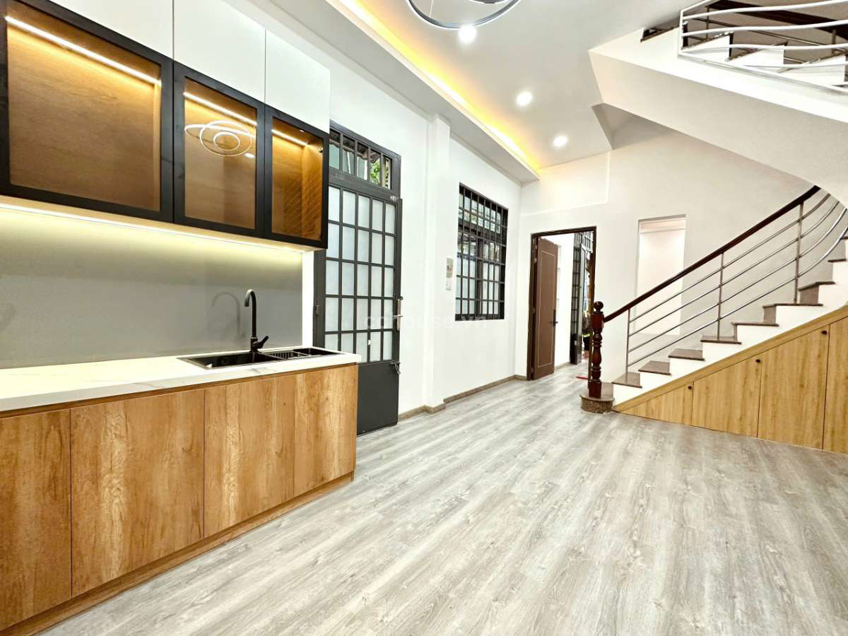 Bán nhà HXH Nguyễn Duy Dương, P.Vườn Lài. DT 12.1x4.5m, 4 tầng
