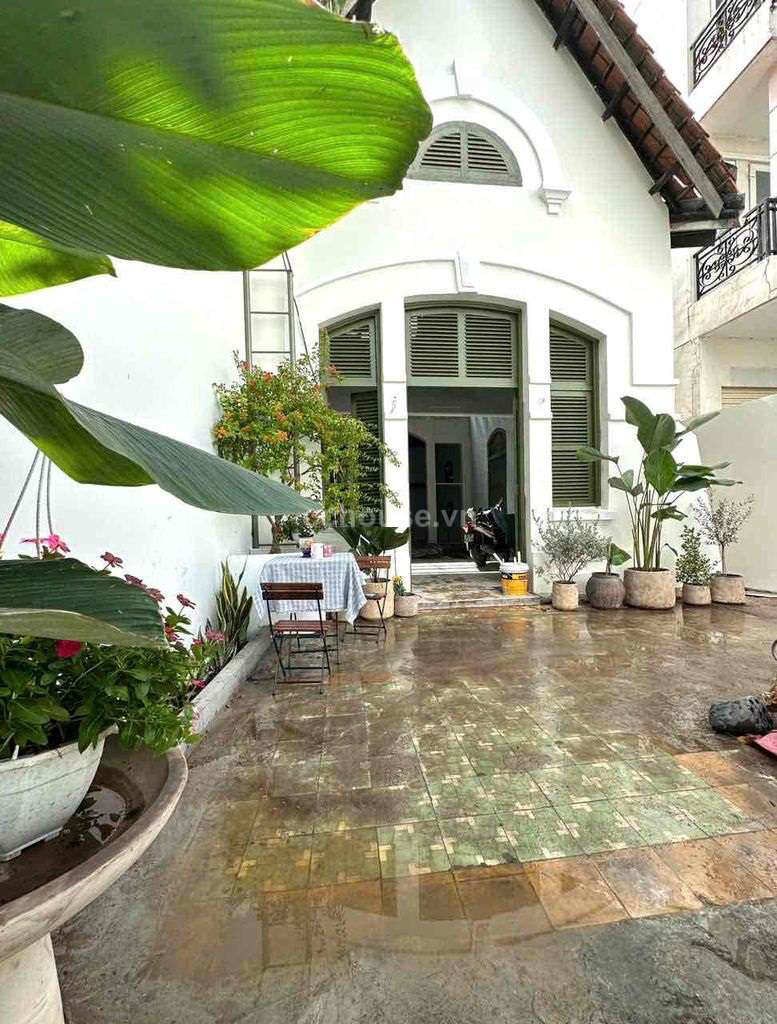 Cho thuê biệt thự MT Trần Quốc Toản, P.Xuân Hòa. DT 7x20m, 2 tầng