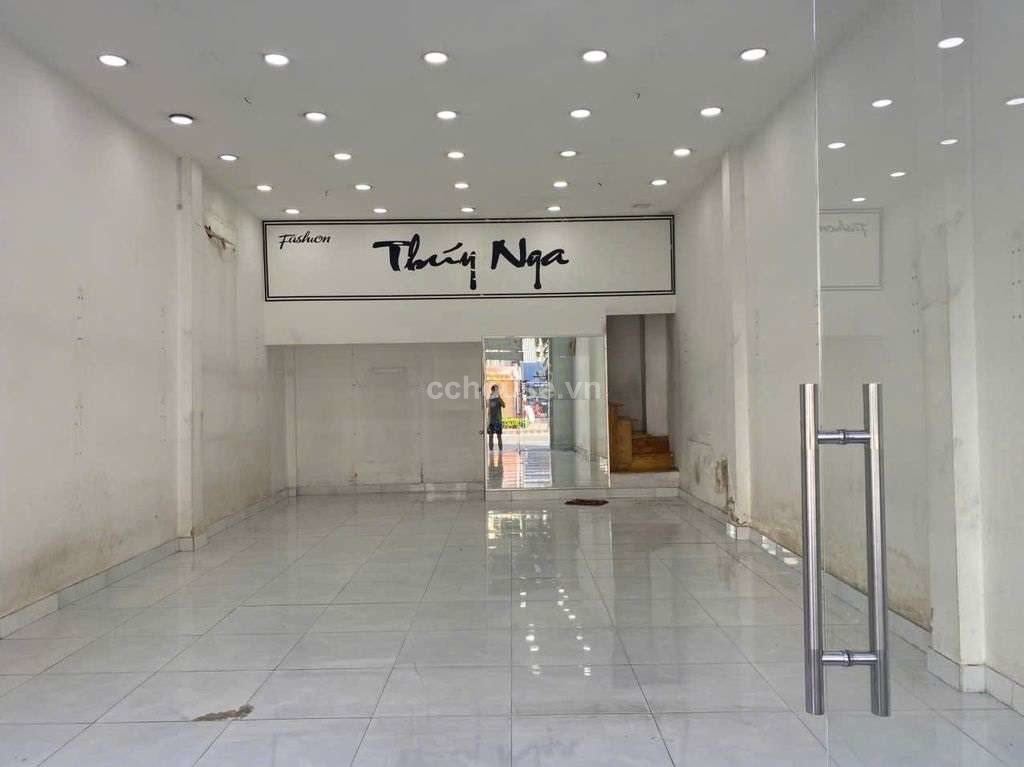 Cho thuê nhà NCMT Cộng Hòa, P13, Tân Bình. DT 5.2x11m, 2 tầng