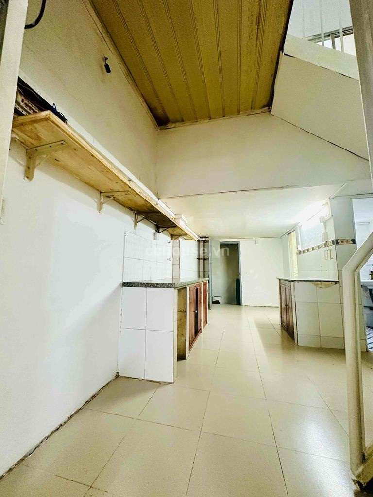 Cho thuê nhà HXH 283 Phạm Ngũ Lão, P.Bến Thành. DT 4x14m, 3 tầng