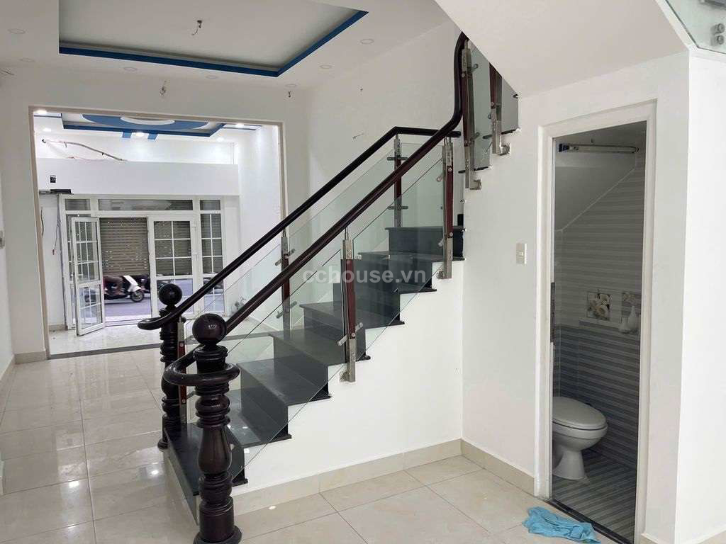 Cho thuê nhà 2MT Phan Văn Trị, P.Hạnh Thông. DT 4x20m, 4 tầng