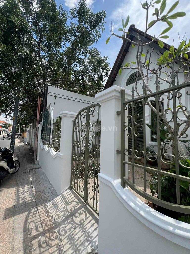 Cho thuê biệt thự MT Trần Quốc Toản, P.Xuân Hòa. DT 7x20m, 2 tầng
