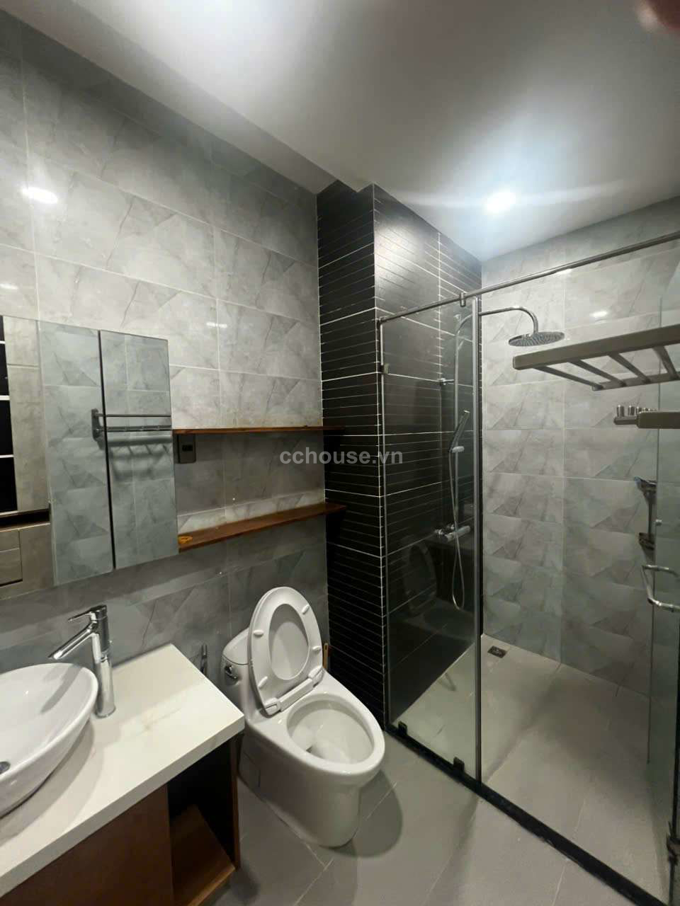 Bán nhà hẻm Tô Hiến Thành Quận 10, DT: 3.6 x 10.8m, 38.5m², KC: trệt lửng 2 lầu, Giá: 11.35 tỷ