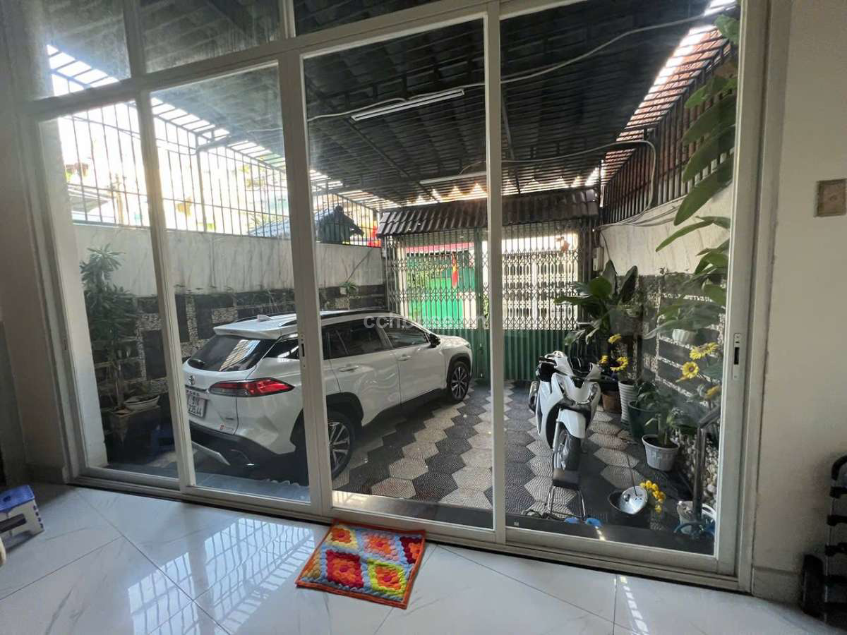 Bán nhà MT Lê Trực, P.Gia Định. DT 5x16m, 5 tầng
