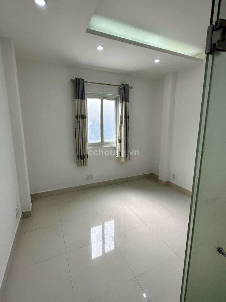 Cho thuê nhà NCMT Ngô Quyền, P8, Q10. DT 3.5x12.5m, 5 tầng