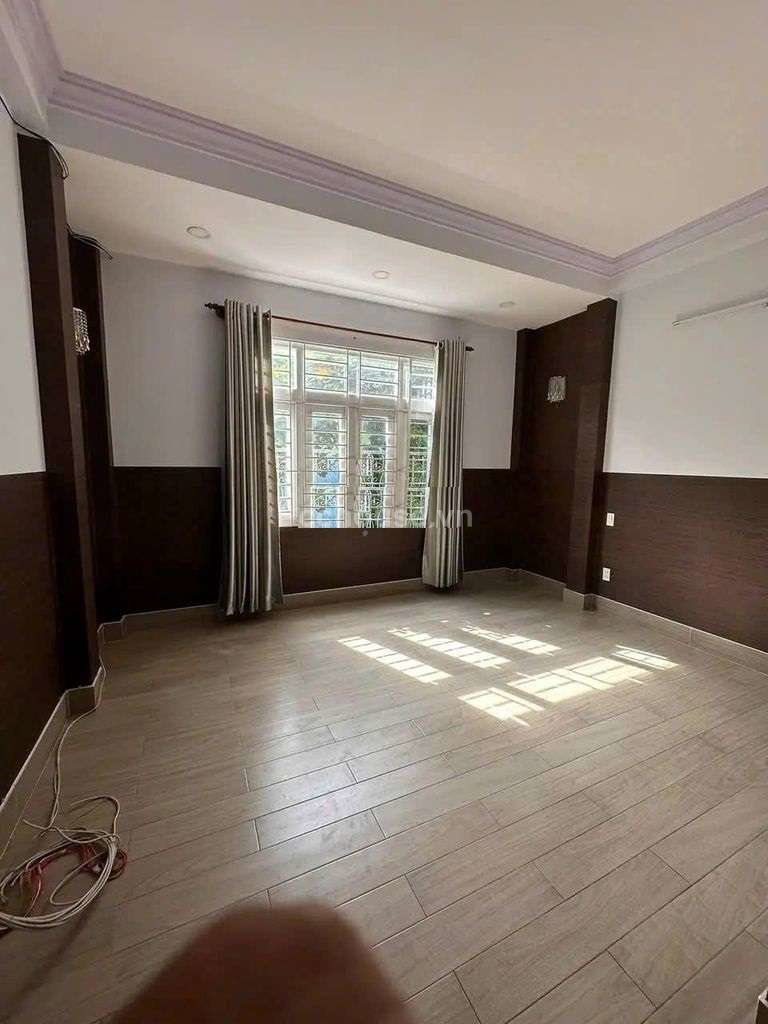 Bán nhà MT Tam Đảo, P.Hòa Hưng. DT 4.42x11.08m, 3 tầng