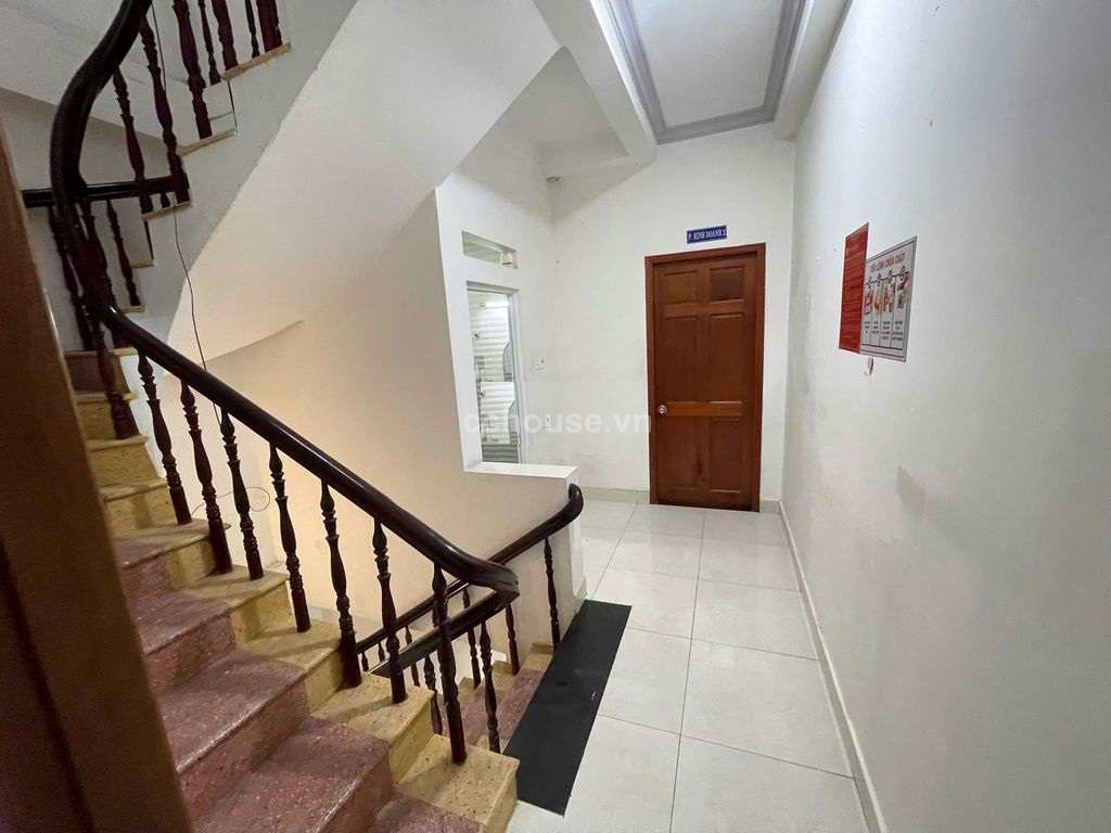 Cho thuê nhà 2MT Phan Văn Trị, P.Hạnh Thông. DT 4x20m, 4 tầng