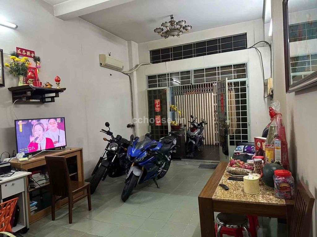 Bán nhà MT Khuông Việt, Phú Trung, Tân Phú. DT 4x18m, 3 tầng ST