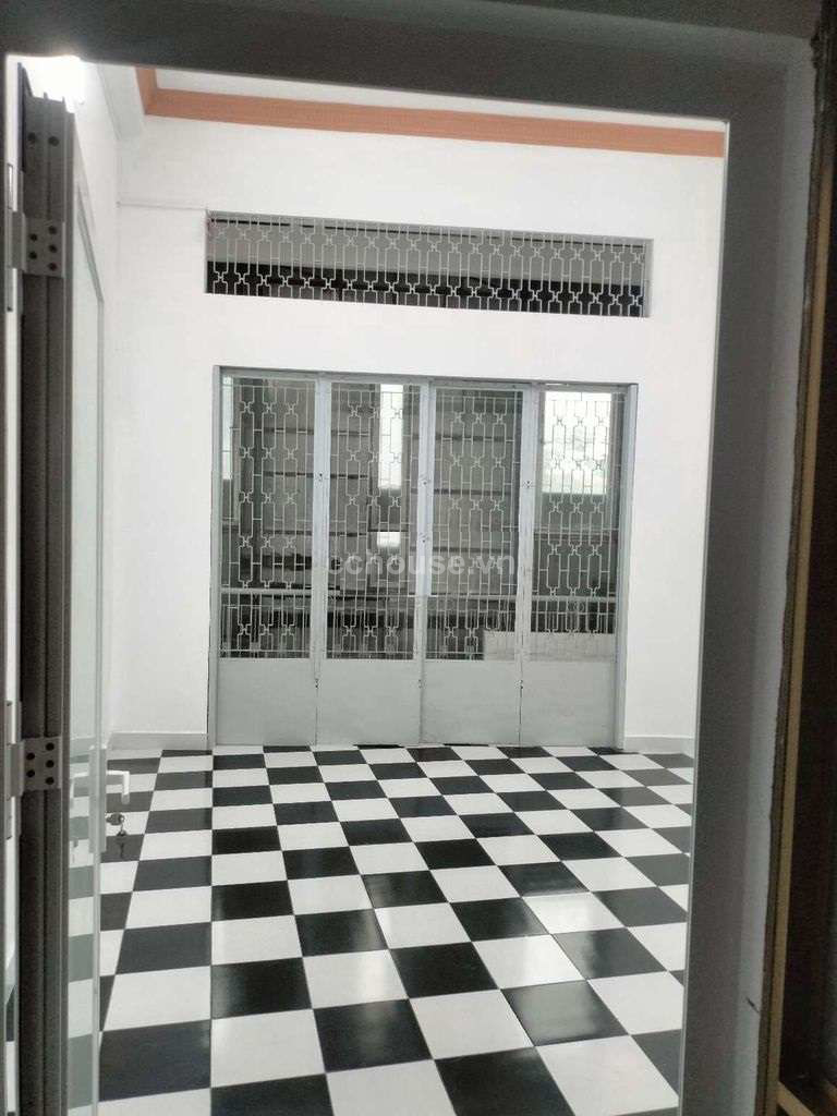Cho thuê nhà MT Hải Thượng Lãn Ông, P.Chợ Quán. DT 4x20m, 5 tầng thang máy