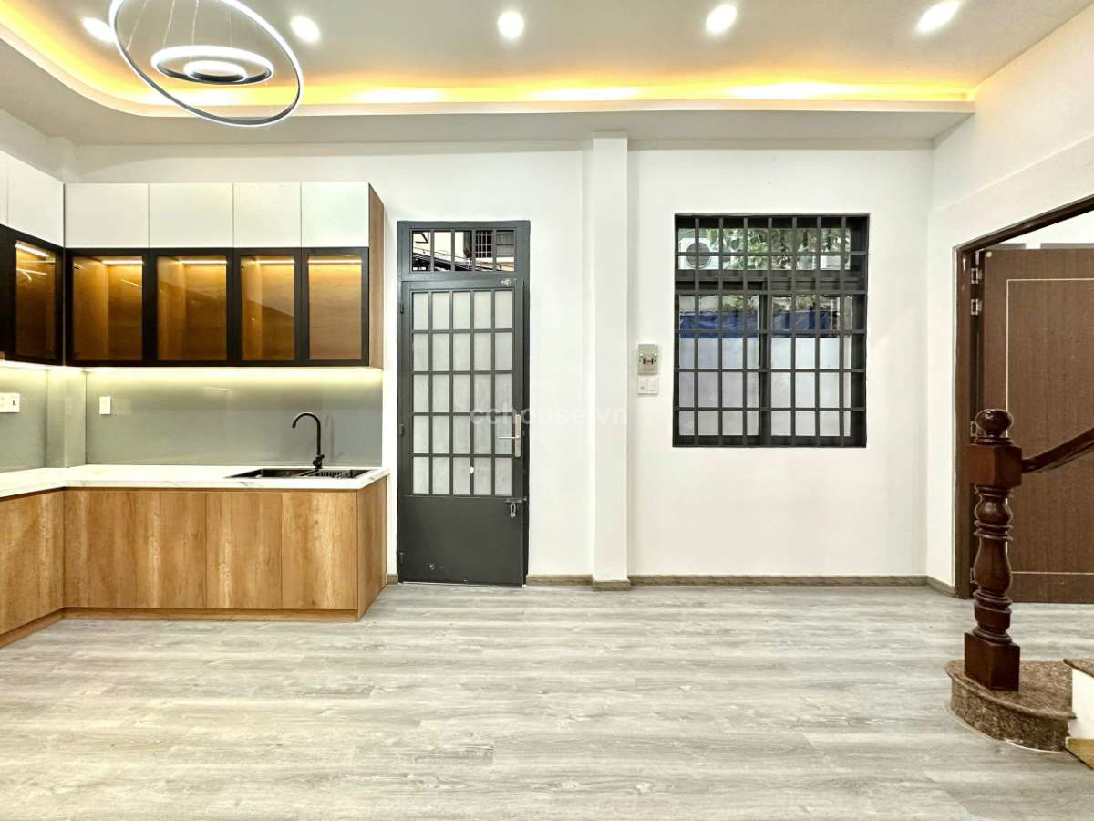 Bán nhà HXH Nguyễn Duy Dương, P.Vườn Lài. DT 12.1x4.5m, 4 tầng