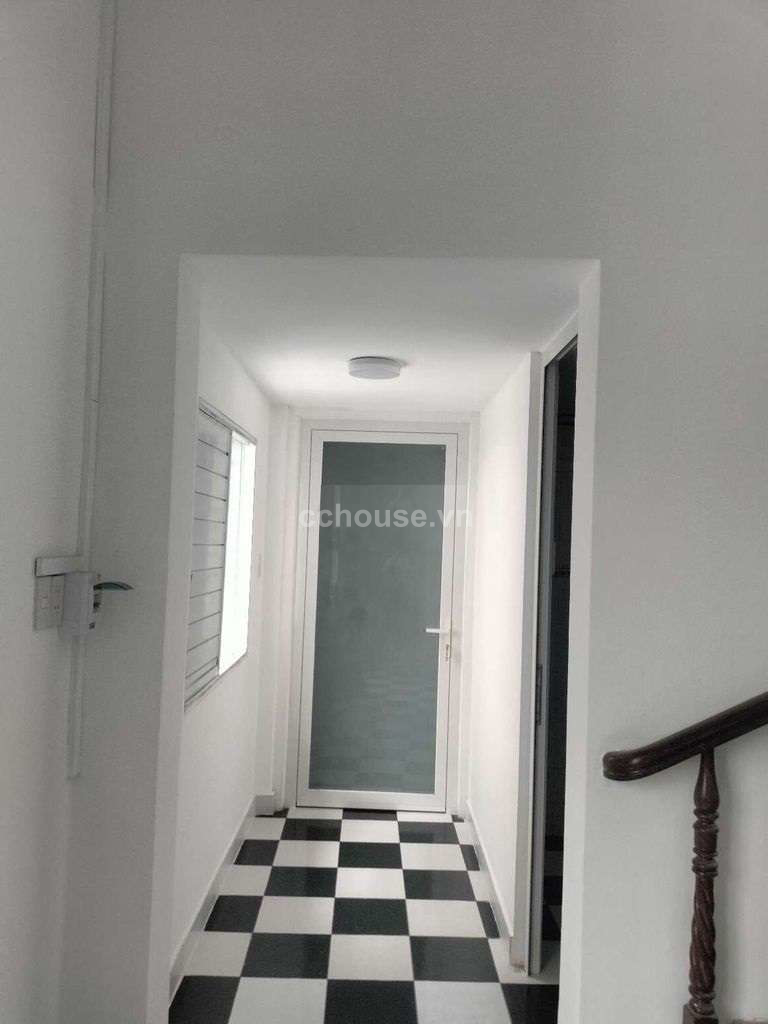 Cho thuê nhà MT Hải Thượng Lãn Ông, P.Chợ Quán. DT 4x20m, 5 tầng thang máy