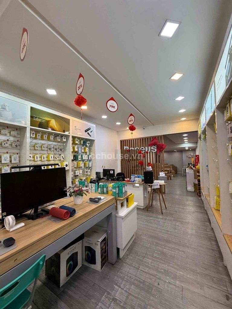 Cho thuê MBKD Nguyễn Thị Minh Khai, Bến Thành, Q1. DT 101m²