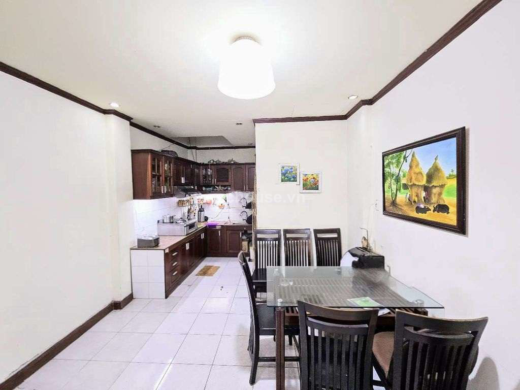 Bán nhà đường Hoàng Việt, P4, Tân Bình. DT 67m2, 3 tầng ST