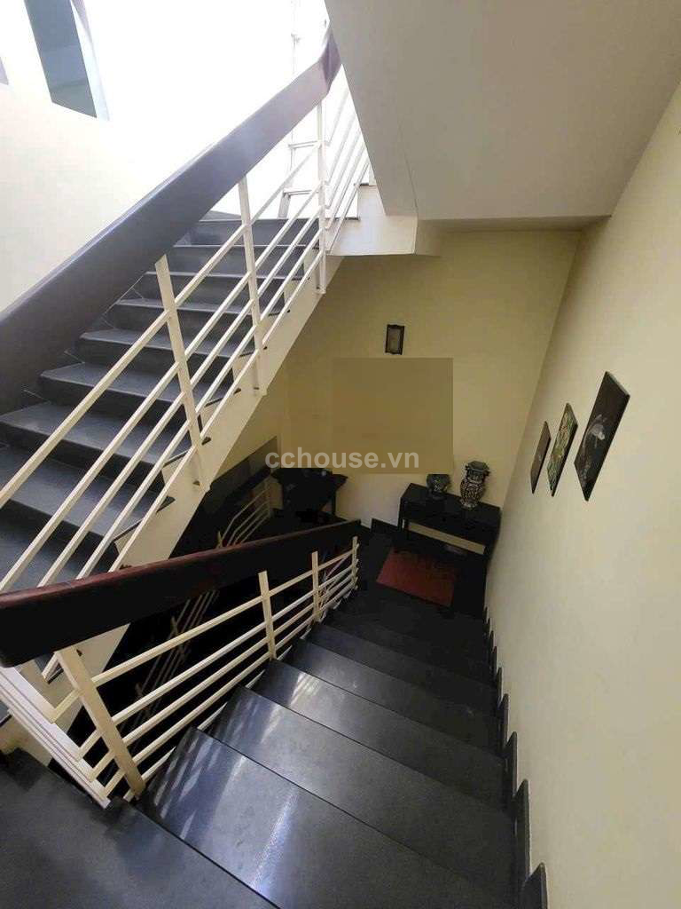 Bán nhà HXH Nguyễn Du, P.Hạnh Thông. DT 5.85x23m, 4 tầng