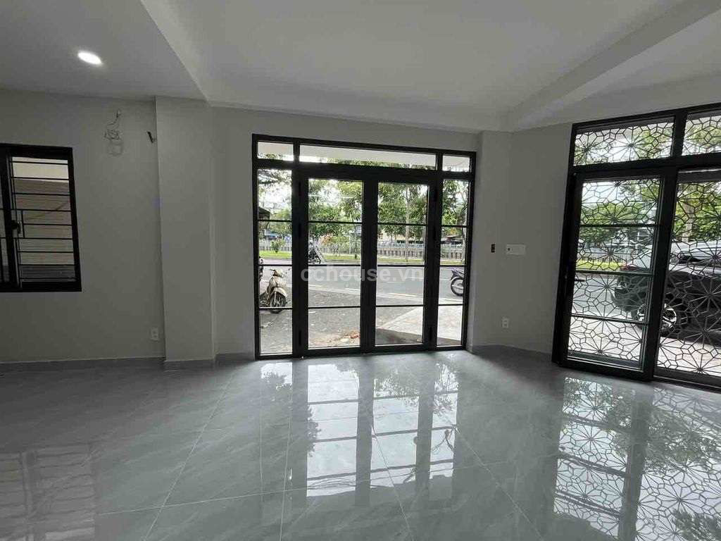 Cho thuê nhà MT Hoàng Sa, P.Xuân Hòa. DT 6x14.5m, 3 tầng ST