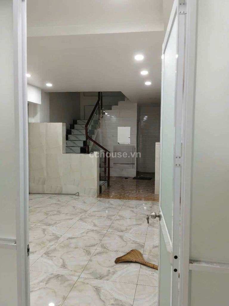 Mặt tiền Kinh doanh ngay Nguyễn  Chí Thanh Q11