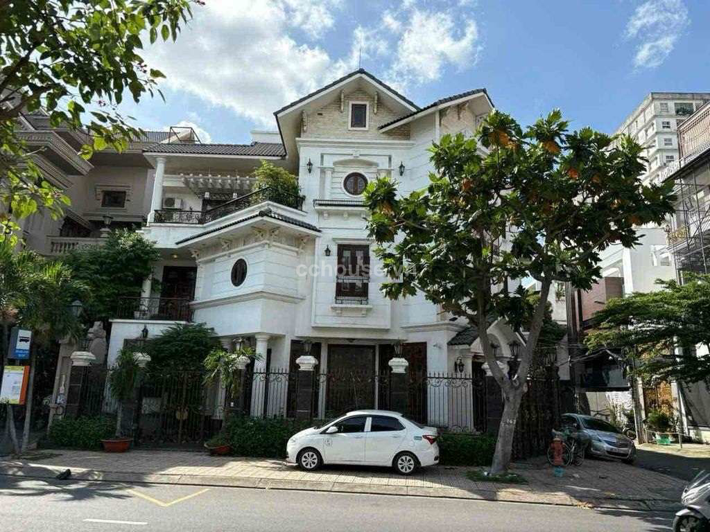 Biệt thự căn góc Lê Thúc Hoạch, P.Phú Thọ Hòa. DT 9x16m, 4 tấm