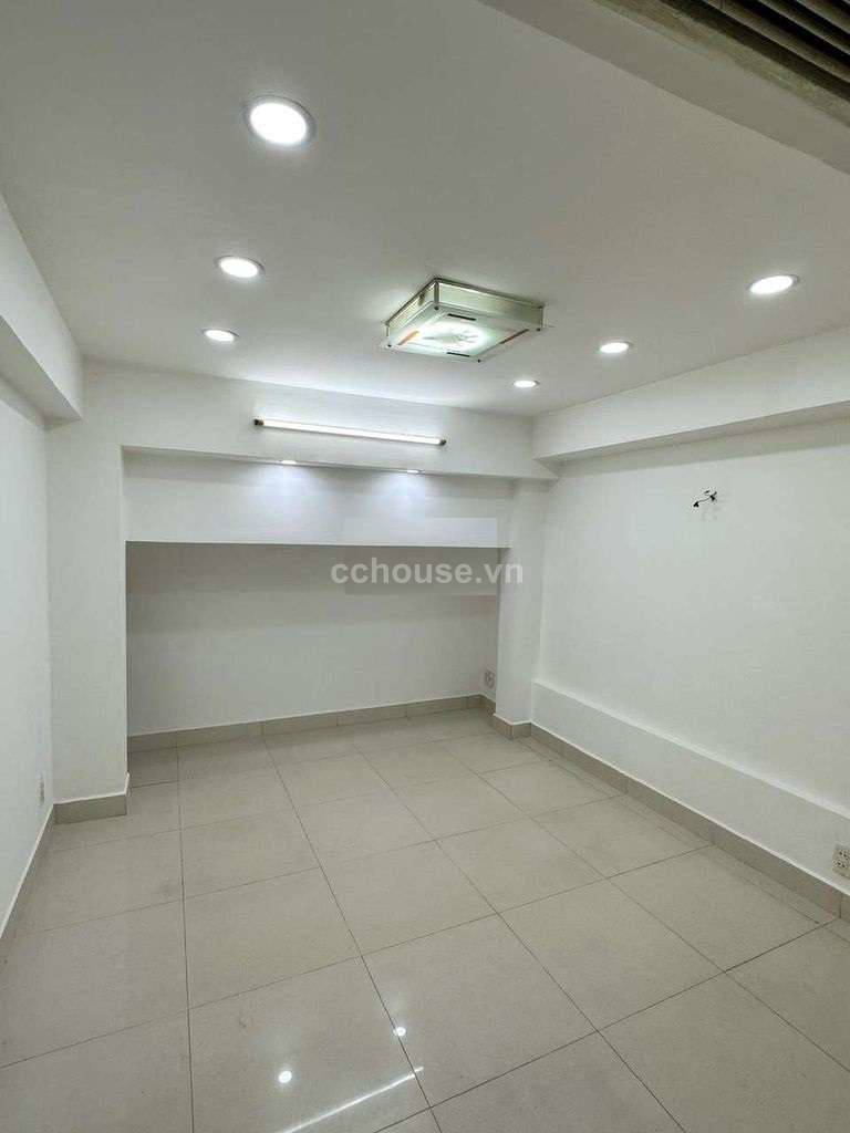 Cho thuê nhà NCMT Ngô Quyền, P8, Q10. DT 3.5x12.5m, 5 tầng