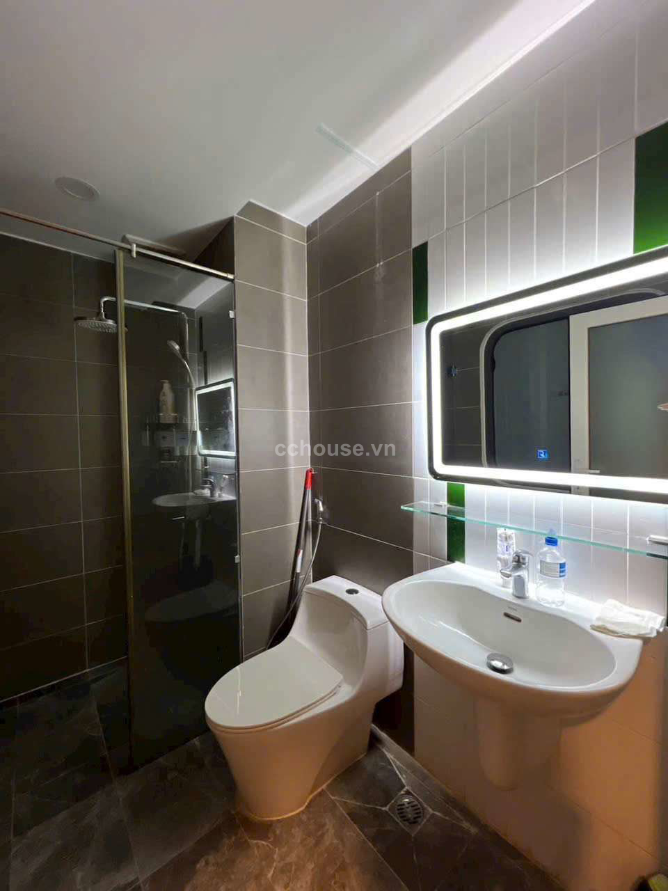 Toà nhà mini Nguyển Bỉnh khiêm .Q1..DT : ngang 7.35m