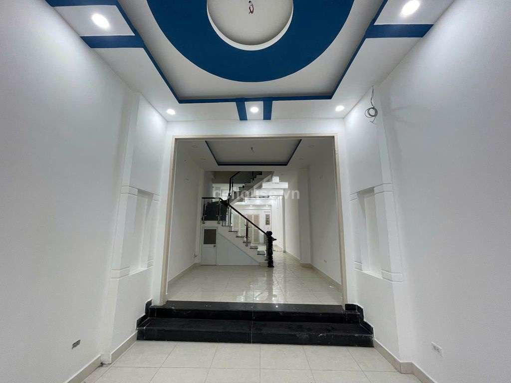 Cho thuê nhà 2MT Phan Văn Trị, P.Hạnh Thông. DT 4x20m, 4 tầng