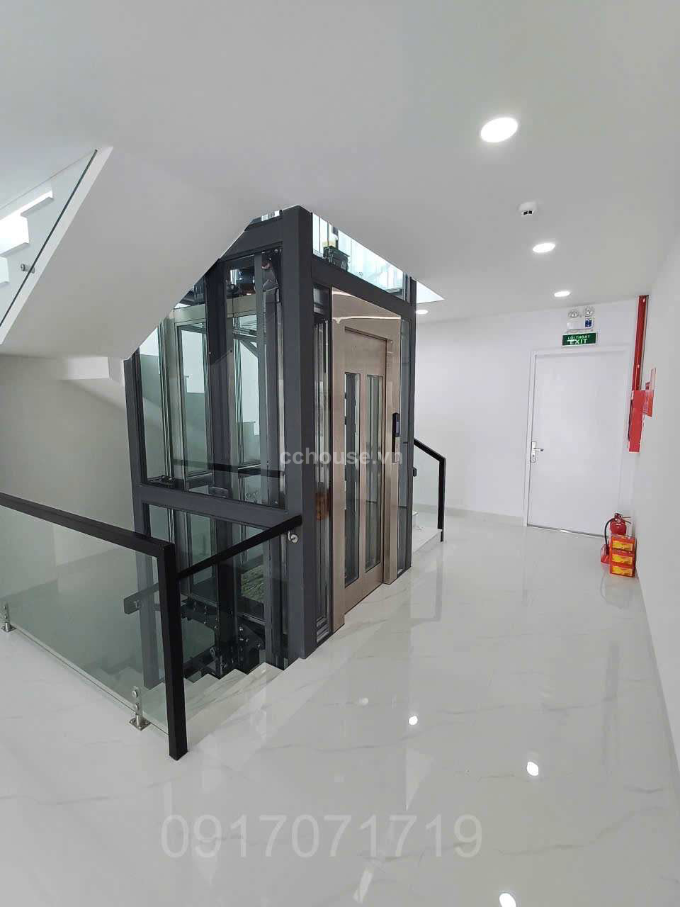 Cho thuê tòa nhà MT Bạch Đằng, P15, Bình Thạnh. DT 4.4x22.5m, hầm 7 tầng