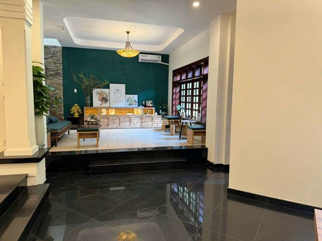Cho thuê biệt thự 781 Lê Hồng Phong, P.Hòa Hưng. DT 12x28m, hầm 3 tầng