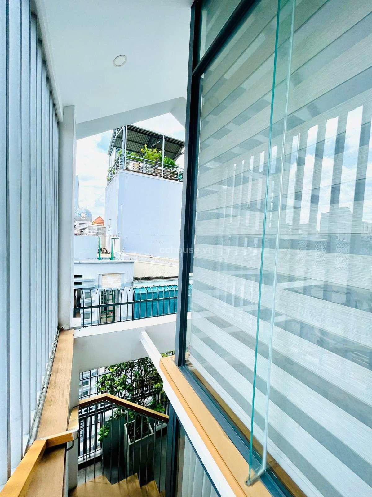 Nhà hẻm Xe hơi ngay Nguyễn Đình chiểu Q.3