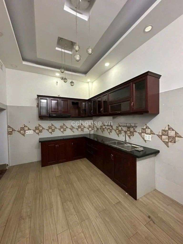 Bán nhà MT Tam Đảo, P.Hòa Hưng. DT 4.42x11.08m, 3 tầng
