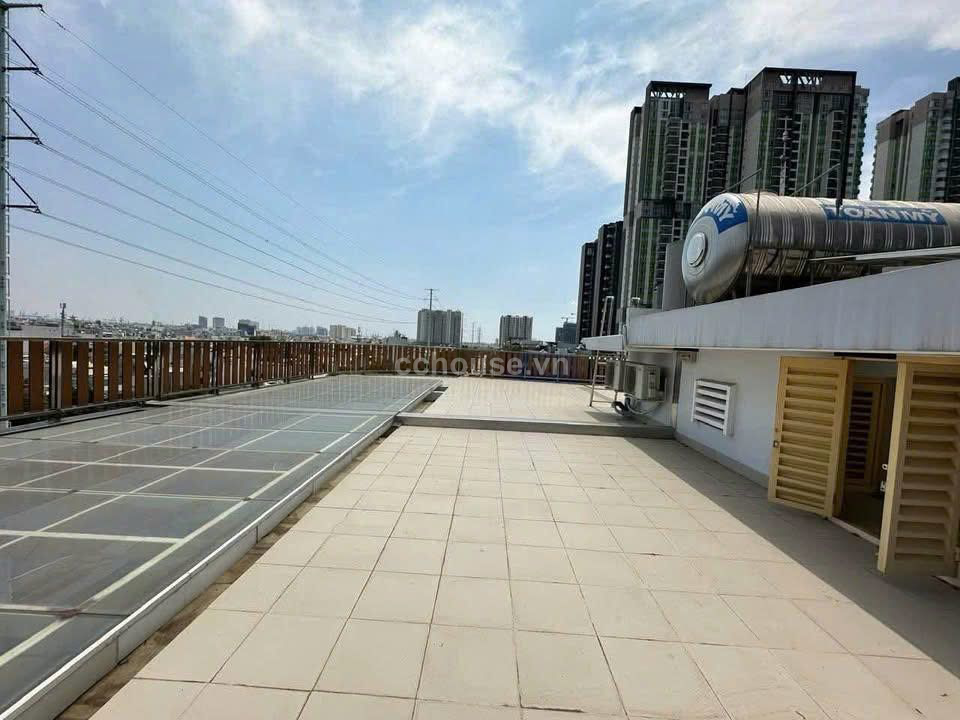 Tòa Nhà Căn Góc 2 Mặt Tiền Ngay UBND TP. Thủ Đức. Hầm + 8 Tầng. DT 15*15m. HĐT 350tr. Giá 150 Tỷ 