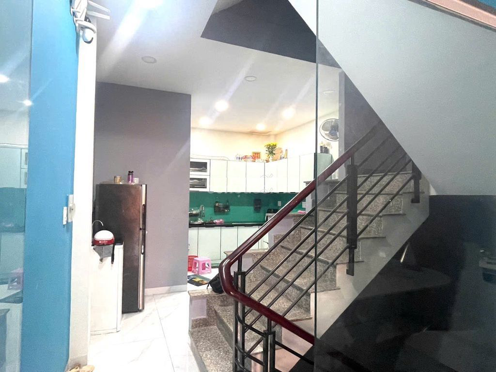 Bán nhà MT Phạm Văn Chiêu, Gò Vấp. DT 4x18m, 4 tầng